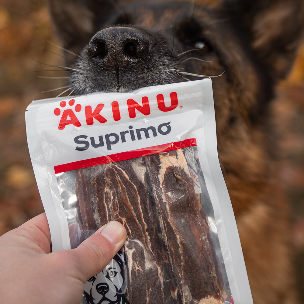 Akinu SUPRIMO Hovězí měkké plátky pamlsek pro psy mramorovaný 75 g