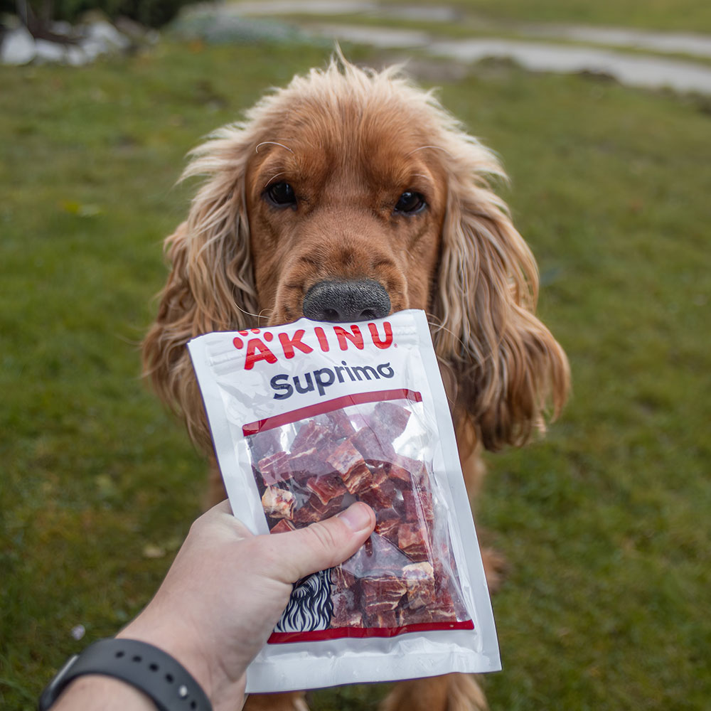 Akinu SUPRIMO Kachní měkké kostky pamlsek pro psy mramorovaný 75 g