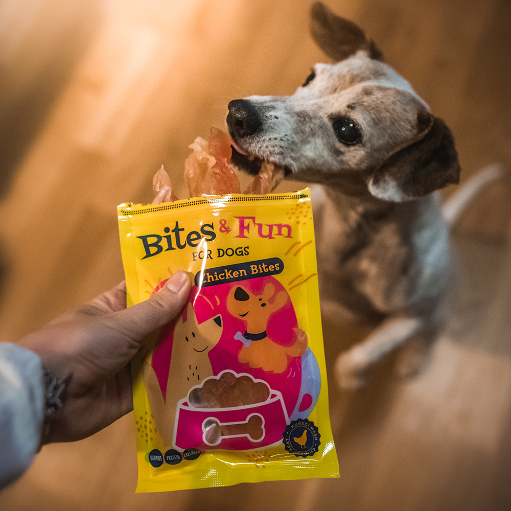 Akinu BITES & FUN Kuřecí kousky pamlsek pro psy 85 g