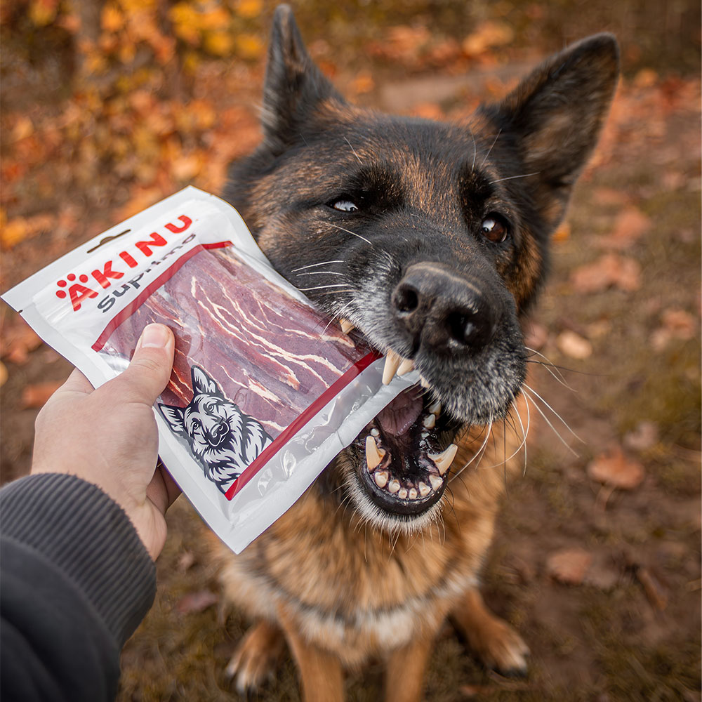 Akinu SUPRIMO Kachní měkké plátky pamlsek pro psy mramorovaný 75 g